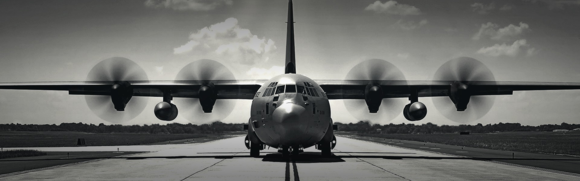 Transportflygplan på startbana